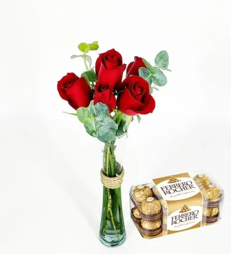 5 rosas y chocolates ferrero